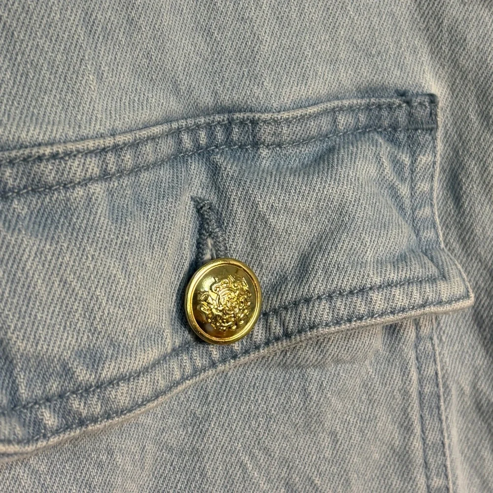 Free Assembly Women's XL Cropped Denim Jacket Top Light Wash Gold Button Cotton